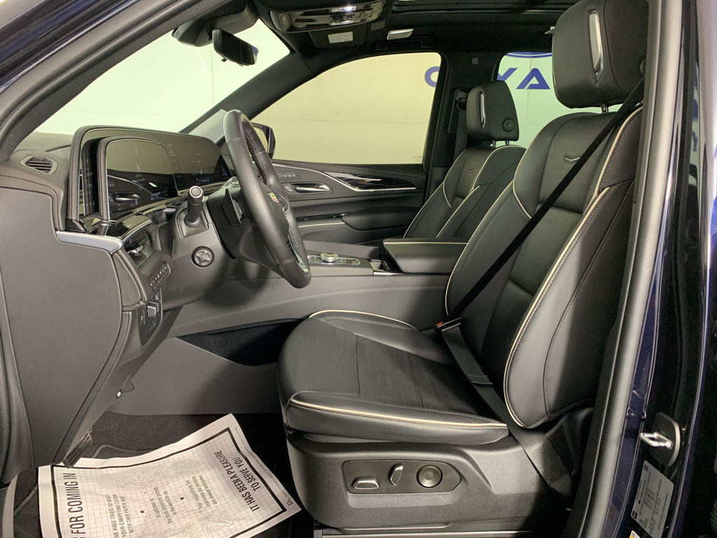 Used 2023 Cadillac Escalade ESV Sport w/ LPO, ONYX Package AWD/4WD image 14