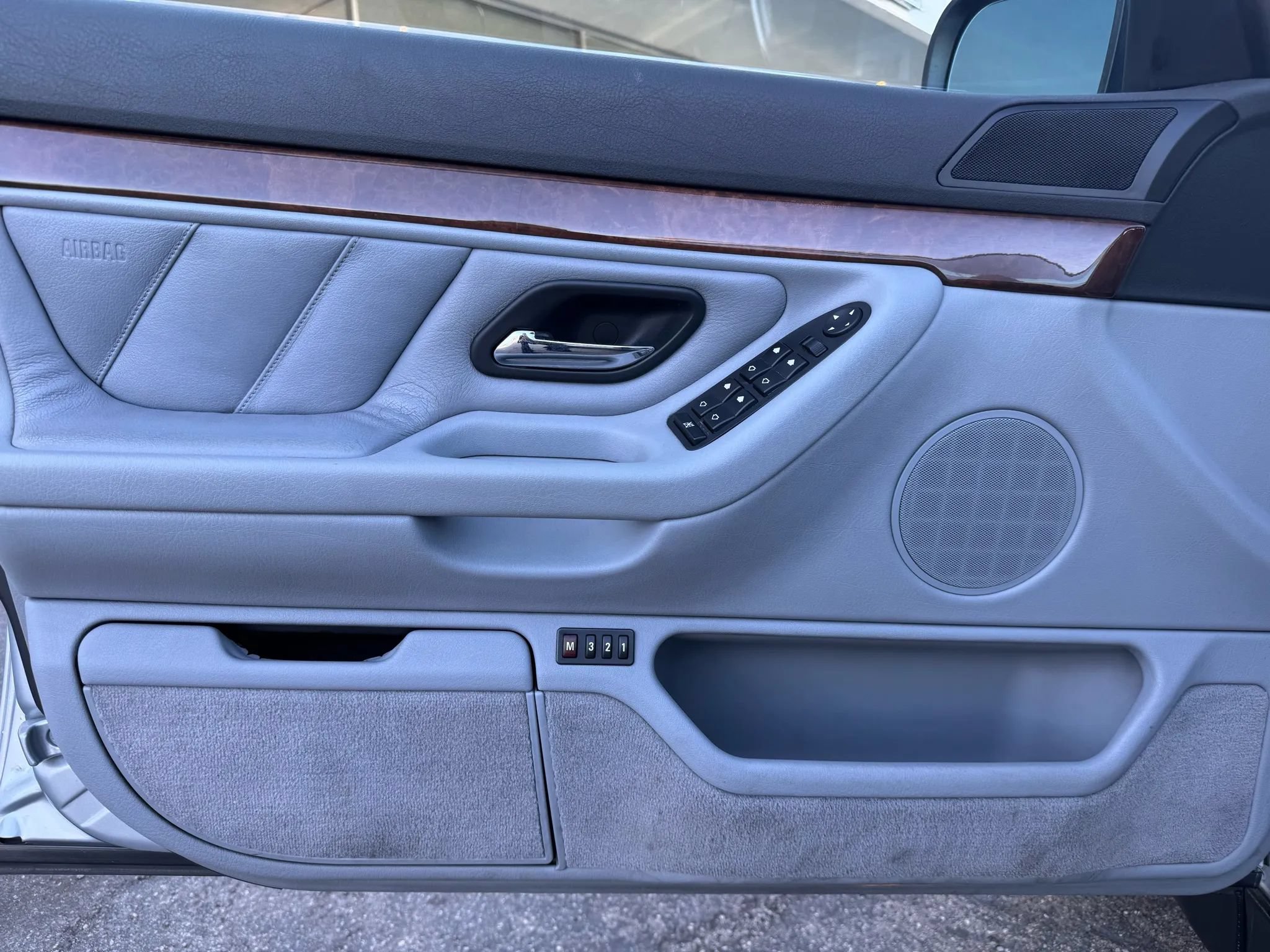 Used 1998 BMW 740iL RWD image 18