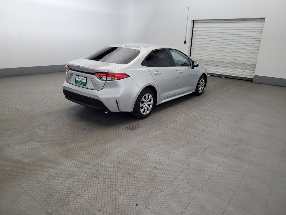 Used 2025 Toyota Corolla LE FWD image 9