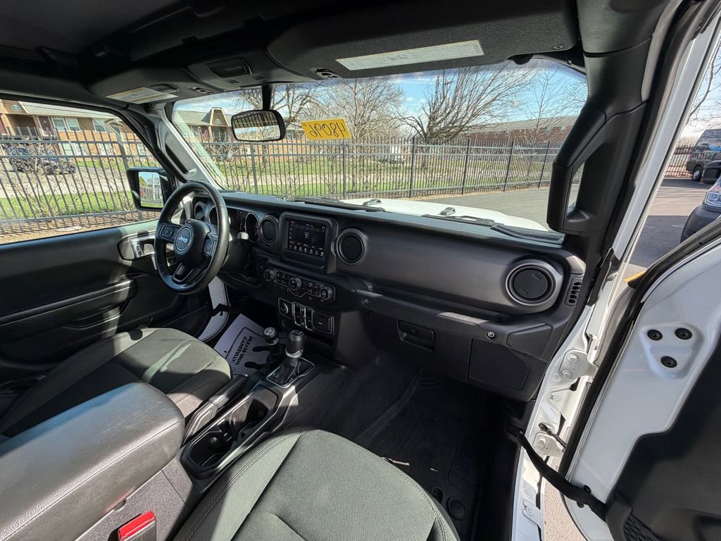 Used 2022 Jeep Gladiator Willys image 15