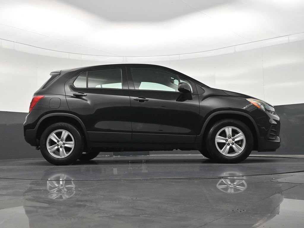 Used 2021 Chevrolet Trax LS FWD image 33