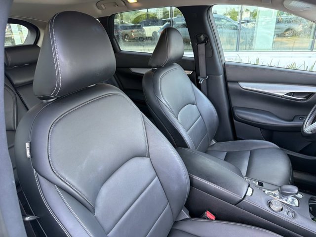 Used 2020 INFINITI QX50 Luxe w/ Navigation Package AWD/4WD image 19