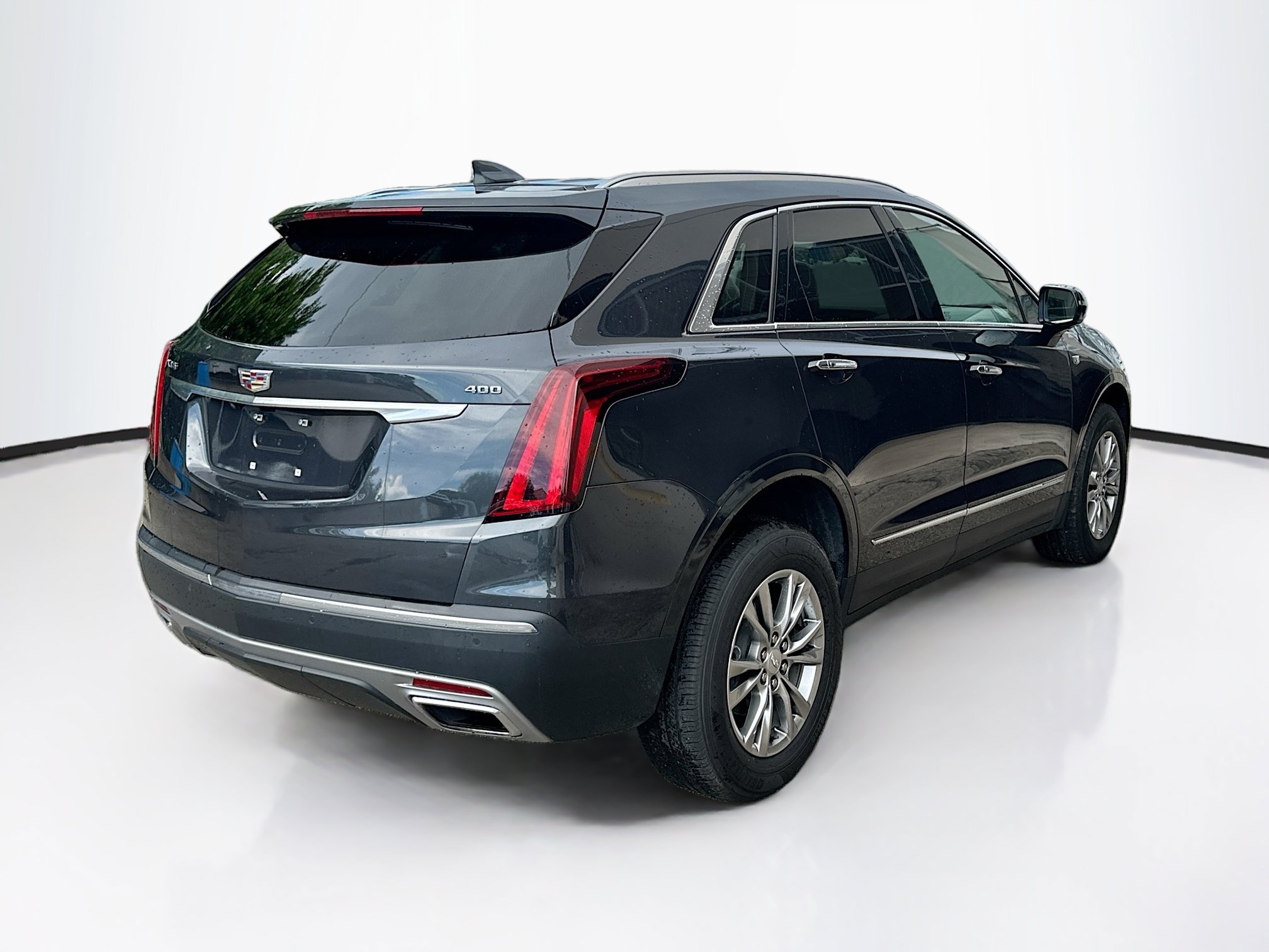 Used 2023 Cadillac XT5 Premium Luxury FWD image 2