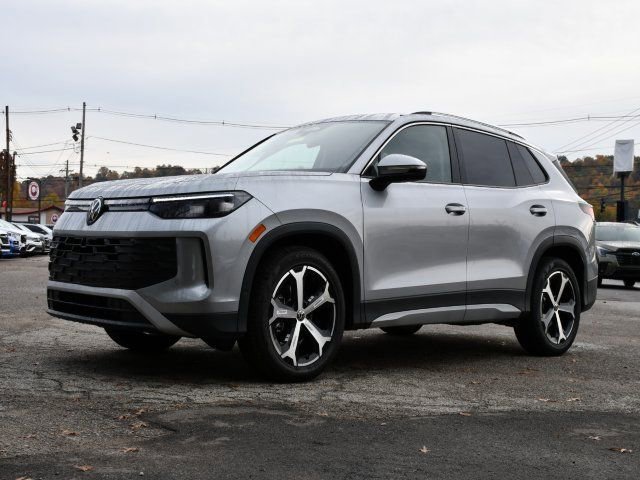 New 2026 Volkswagen Tiguan SE FWD image 3