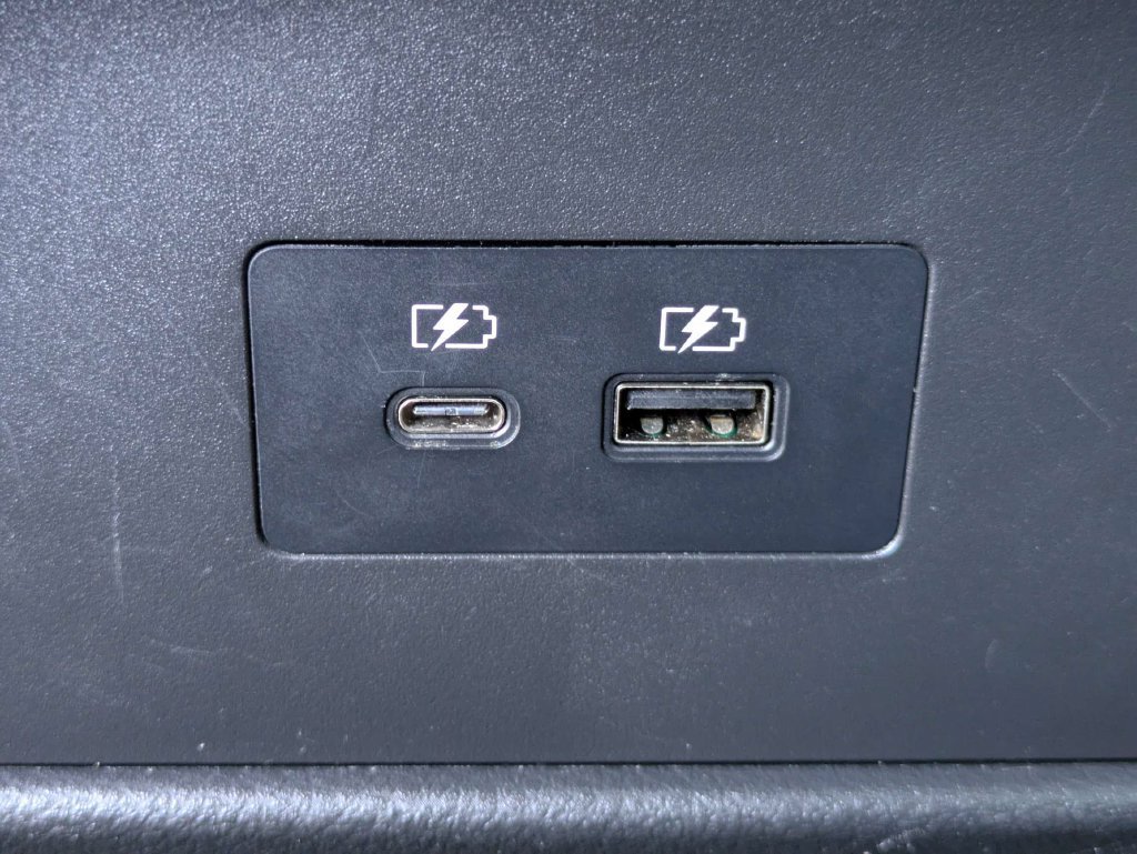 Used 2023 Nissan Rogue SV AWD/4WD image 16