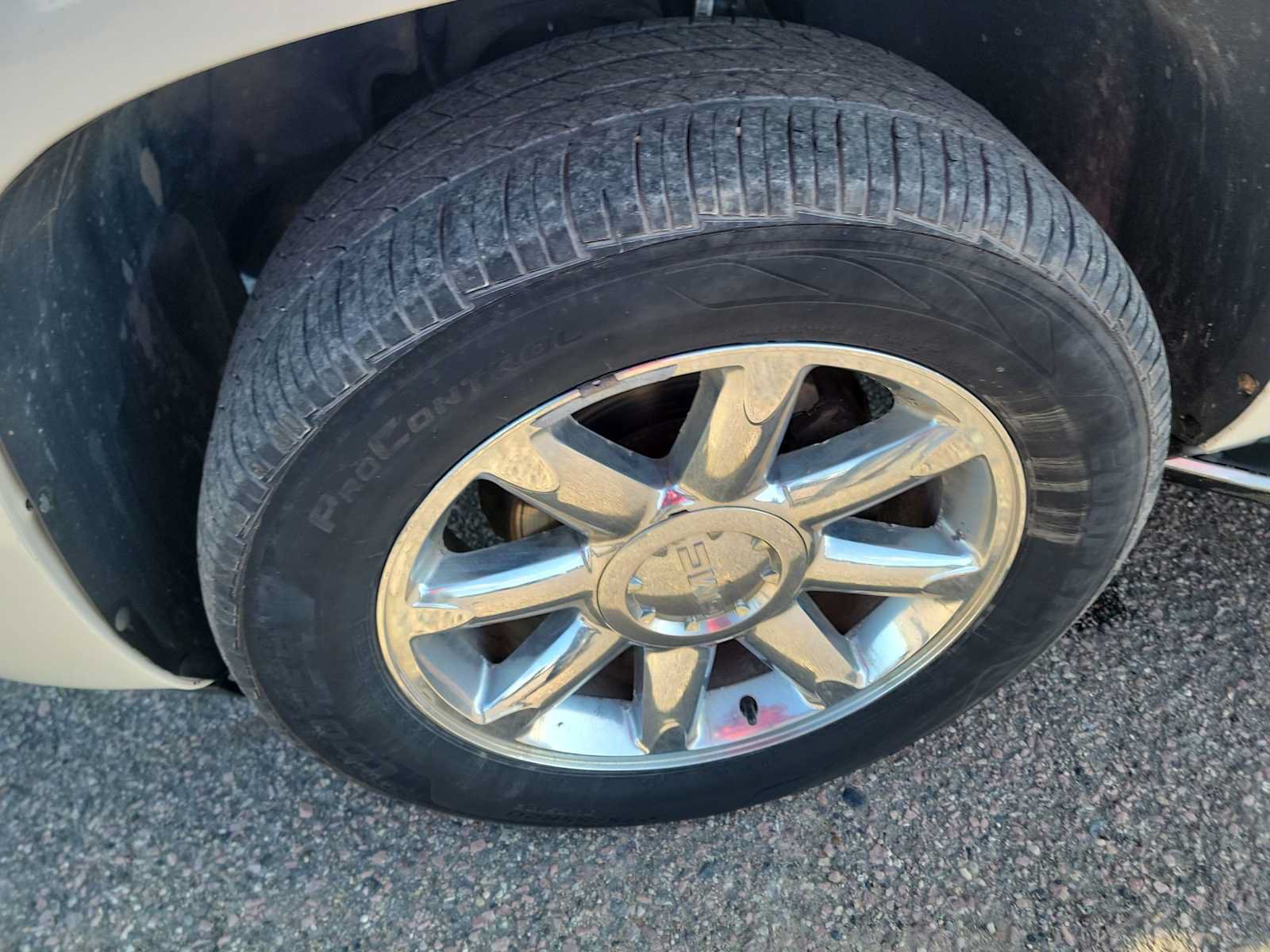 Used 2012 GMC Yukon XL Denali AWD/4WD image 10