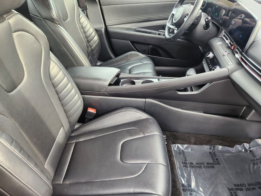 Used 2024 Hyundai Elantra Limited image 14