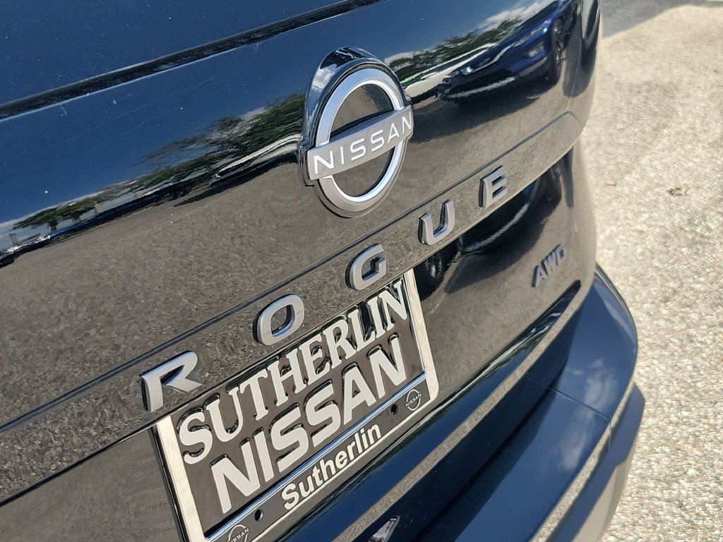 Certified 2026 Nissan Rogue SV AWD/4WD image 6