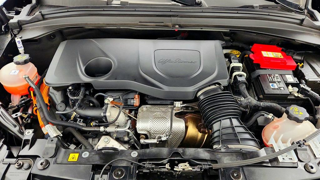 Used 2024 Alfa Romeo Tonale Ti w/ Premium Interior Package image 28