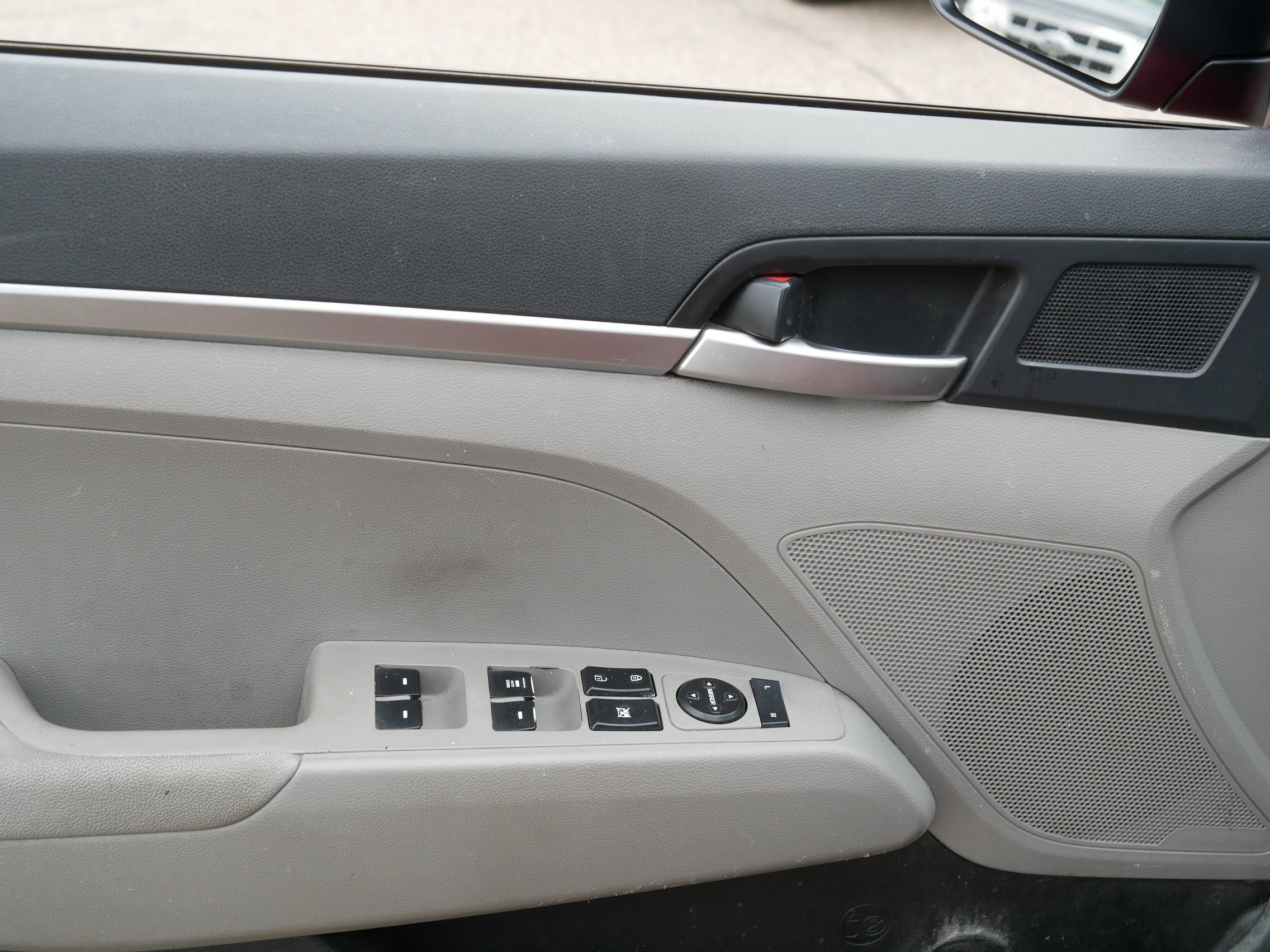 Used 2019 Hyundai Elantra SE FWD image 15