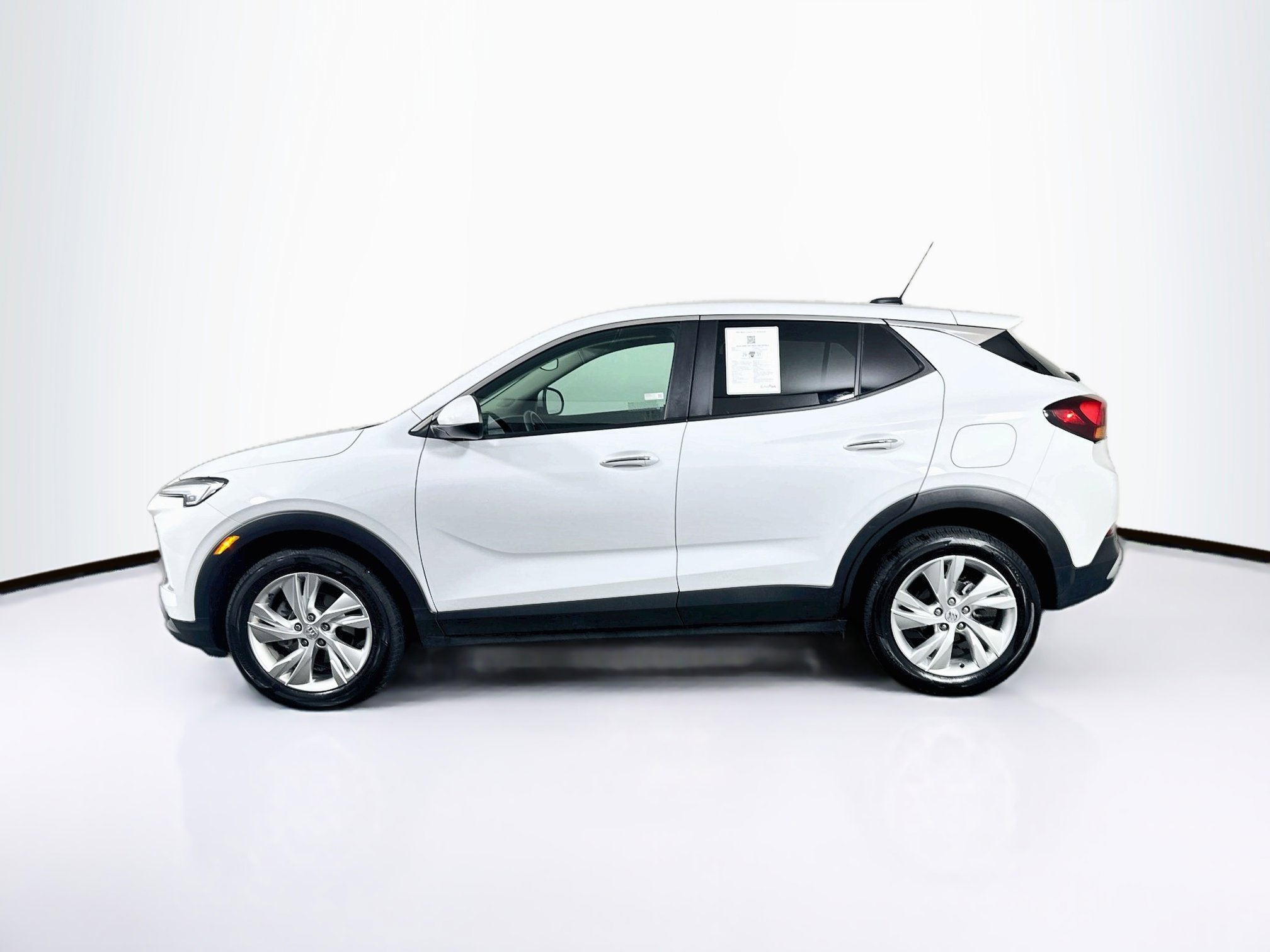 Used 2025 Buick Encore GX Preferred FWD image 4