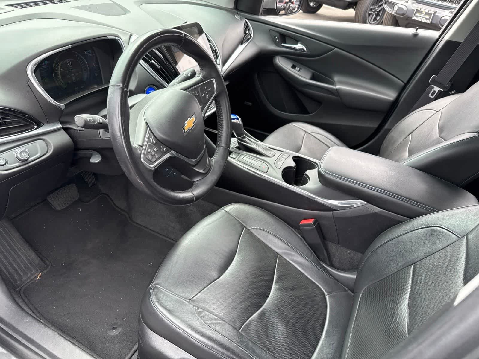 Used 2017 Chevrolet Volt Premier w/ Driver Confidence II Package FWD image 23