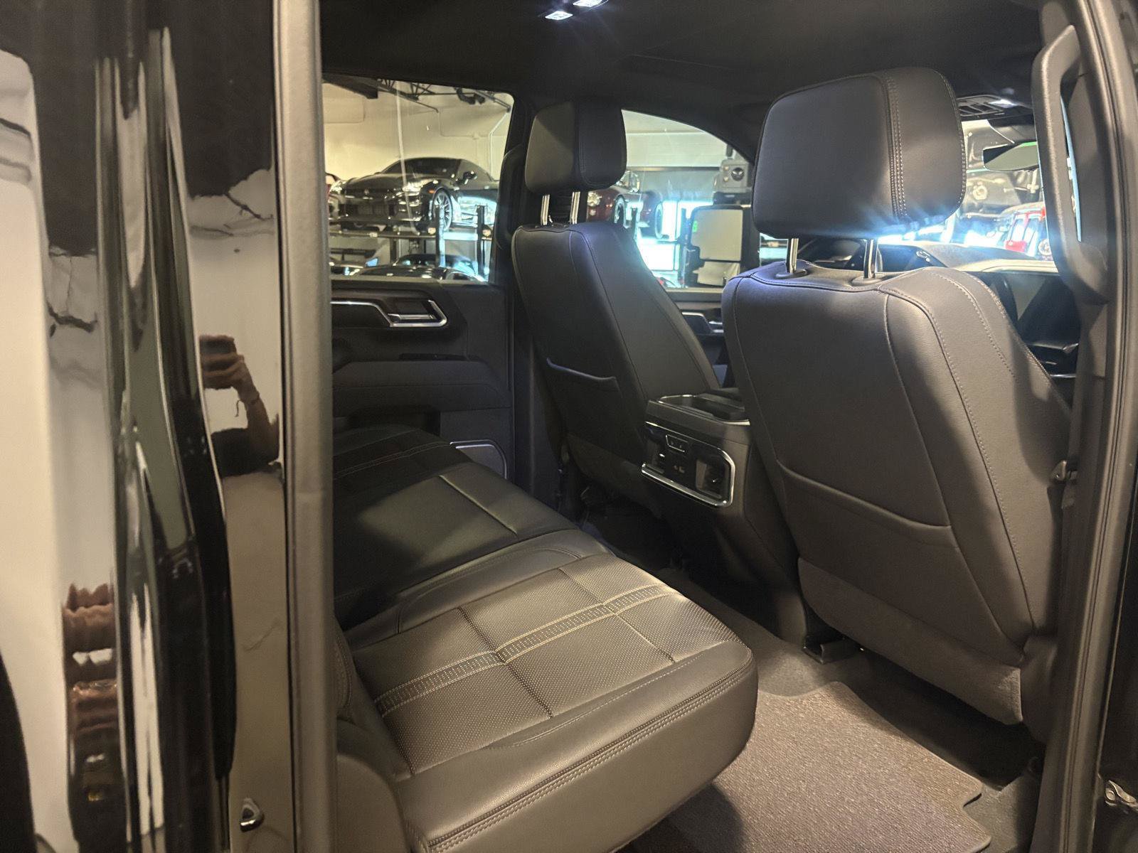 Used 2025 Chevrolet Silverado 2500 High Country w/ High Country Premium Package AWD/4WD image 47