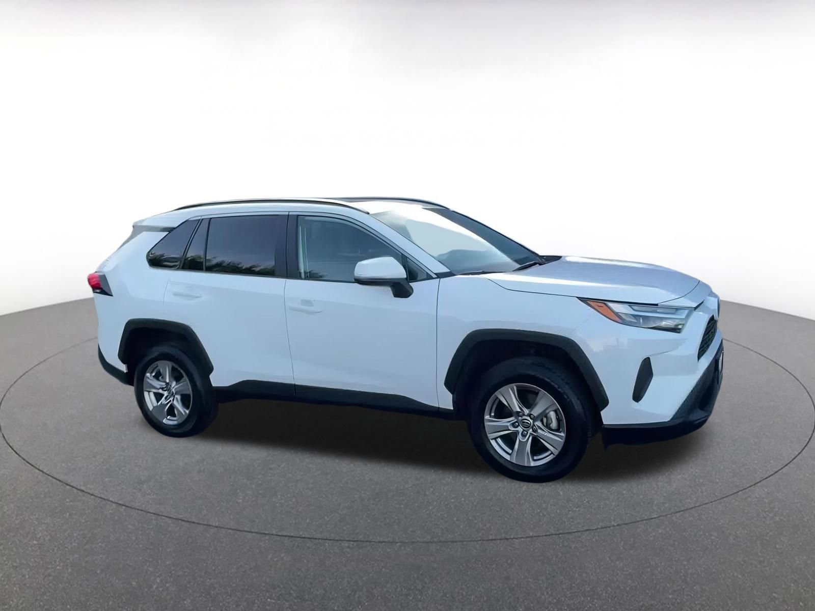 Used 2025 Toyota RAV4 XLE image 2