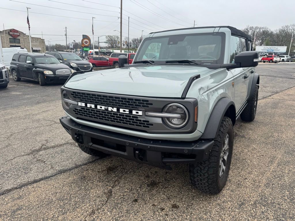 Certified 2023 Ford Bronco Badlands image 3