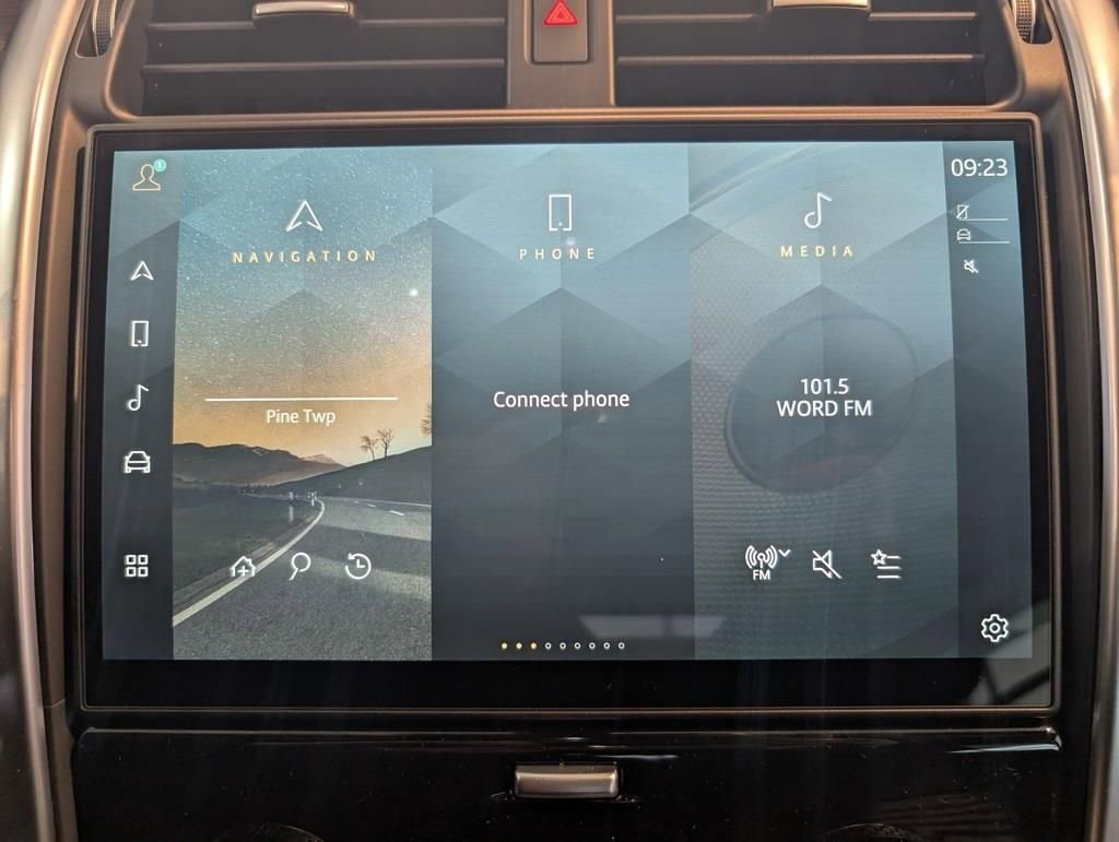 New 2026 Land Rover Discovery S image 18