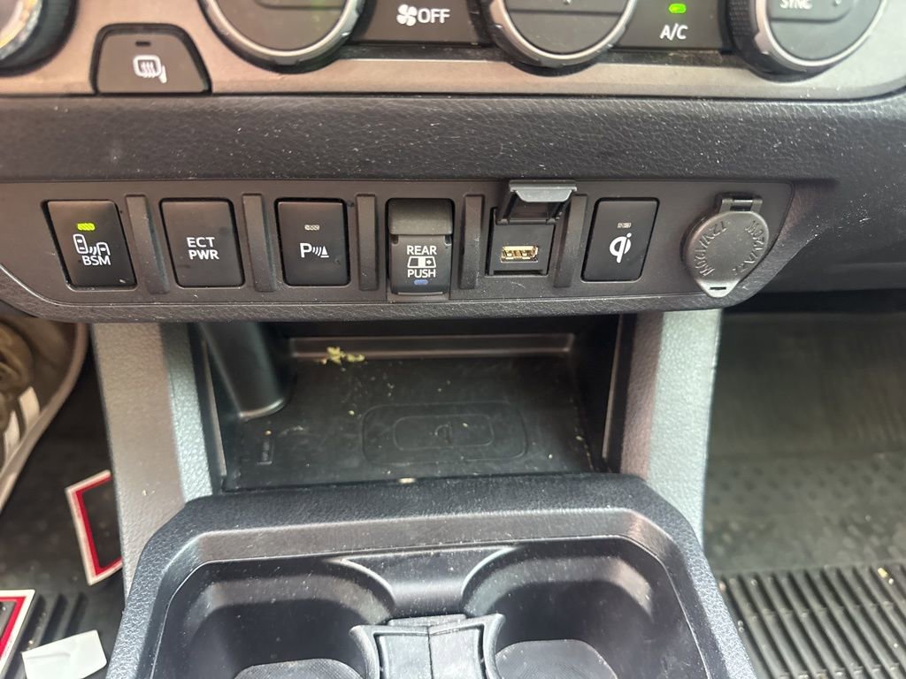 Used 2022 Toyota Tacoma TRD Sport w/ TRD Premium Sport Package image 7