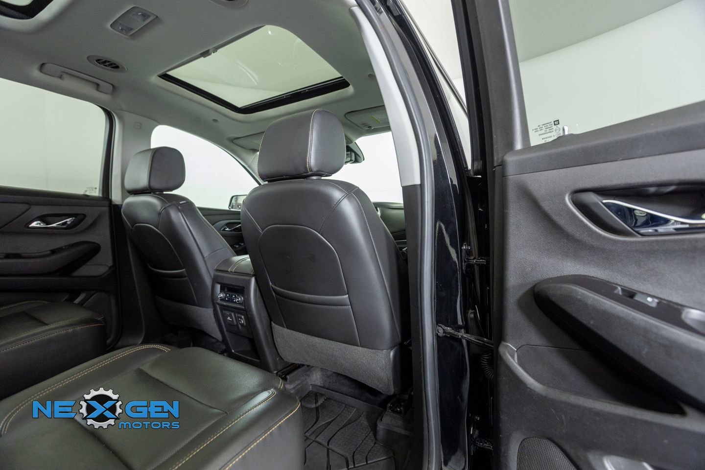 Used 2020 Chevrolet Traverse Premier w/ Redline Edition image 33