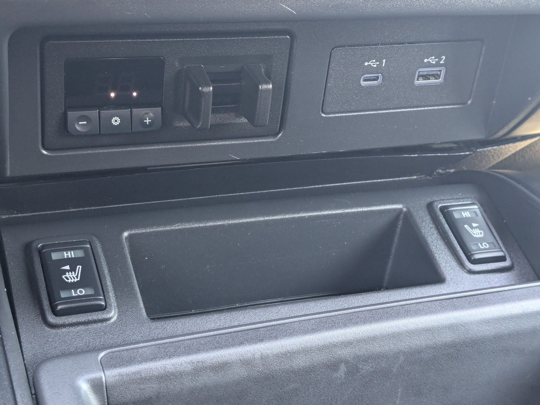 Used 2024 Nissan Titan PRO-4X w/ Pro-4x Convenience Package image 23