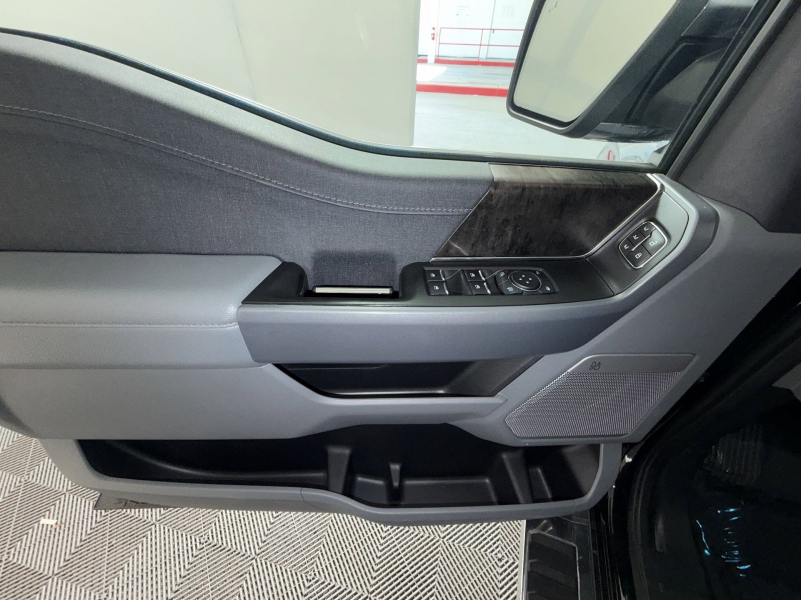 Used 2023 Ford F150 Lariat w/ Equipment Group 502A High image 15