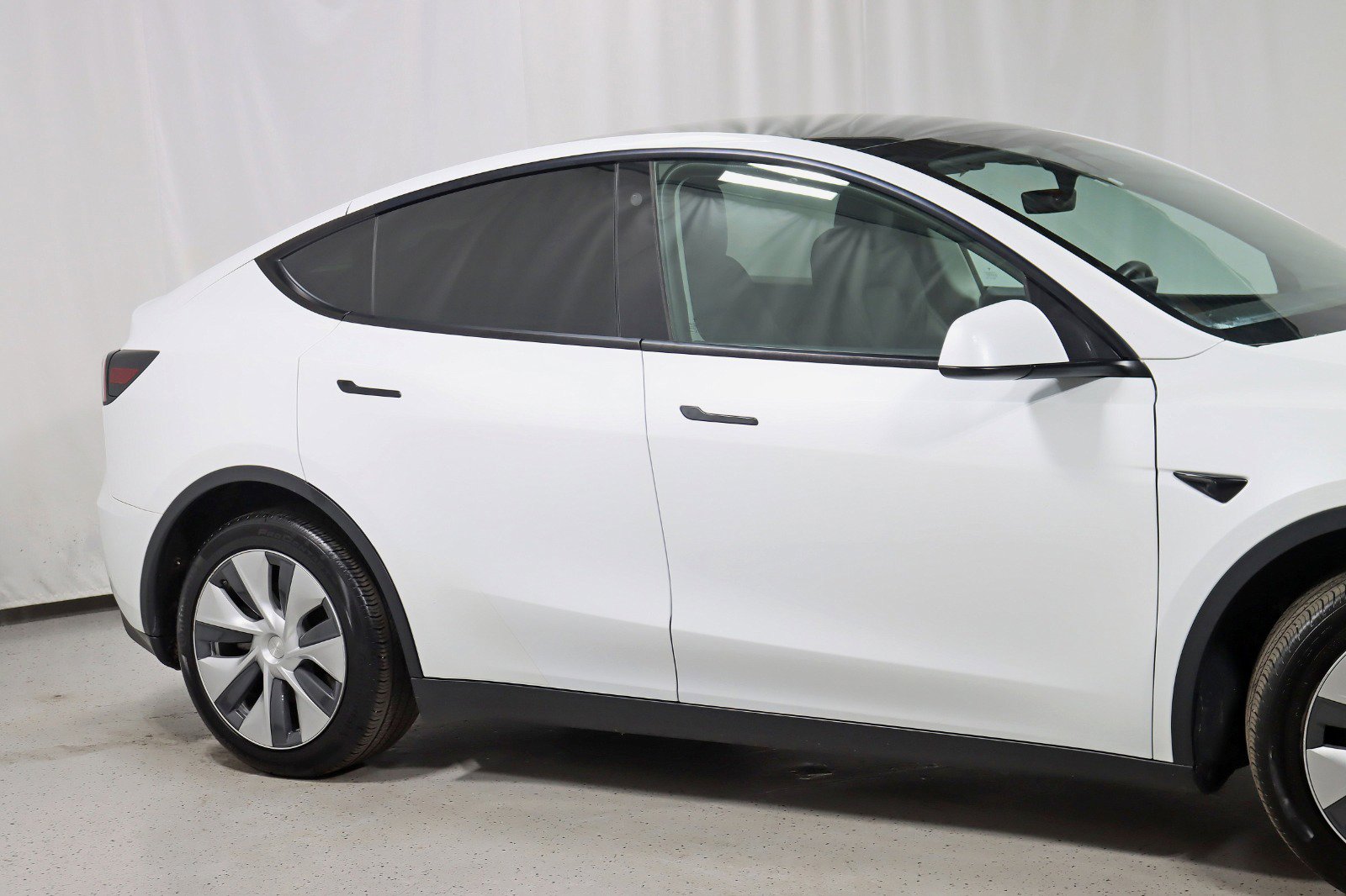 Used 2023 Tesla Model Y Long Range AWD/4WD image 3