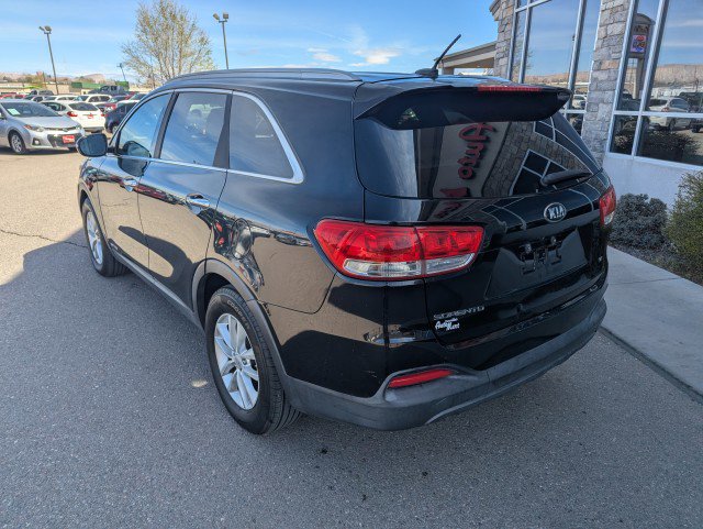 Used 2016 Kia Sorento LX image 3