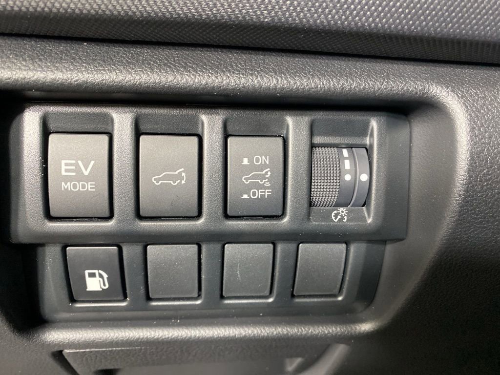 Certified 2025 Subaru Forester Limited image 25