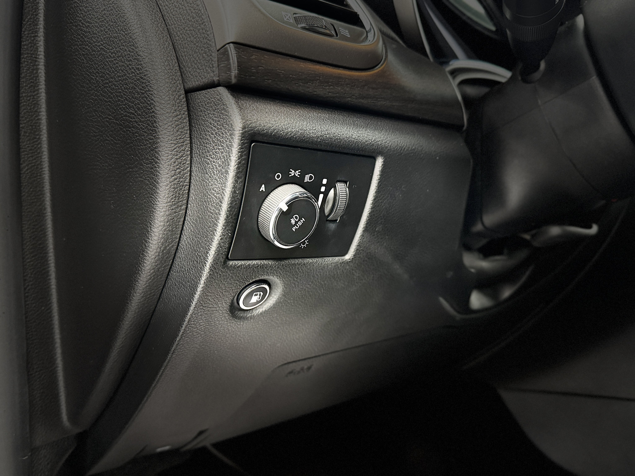 Used 2018 Jeep Grand Cherokee Altitude AWD/4WD image 15