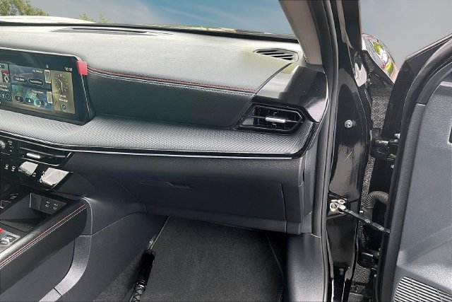Certified 2025 Nissan Kicks SR FWD image 25