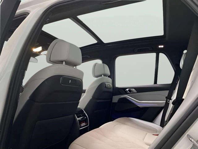 Used 2026 BMW X5 xDrive40i AWD/4WD image 38