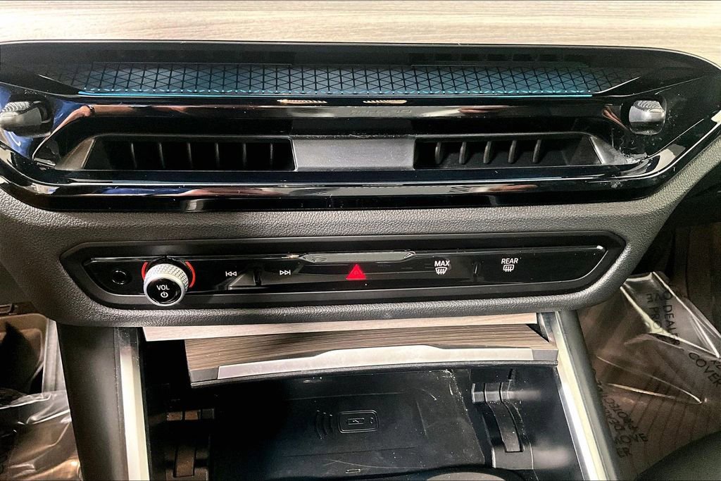 Used 2025 BMW 430i Coupe w/ Convenience Package image 33