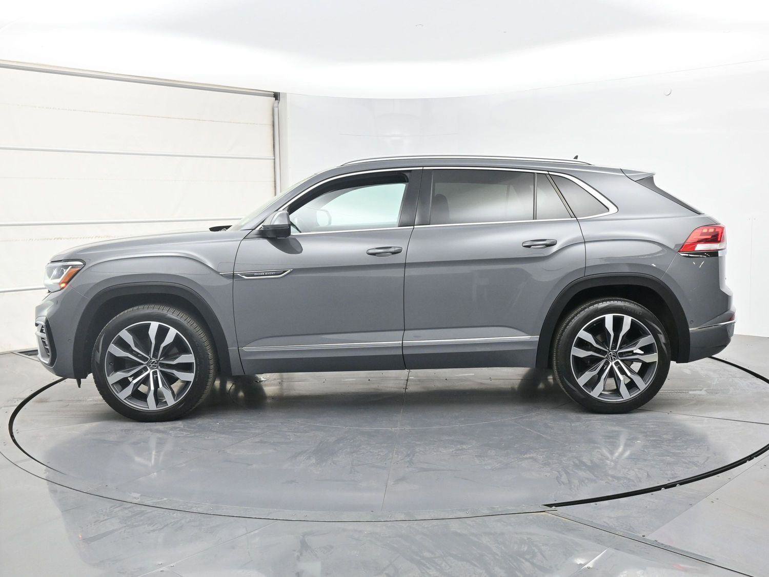 Used 2022 Volkswagen Atlas Cross Sport SEL Premium R-Line AWD/4WD image 18