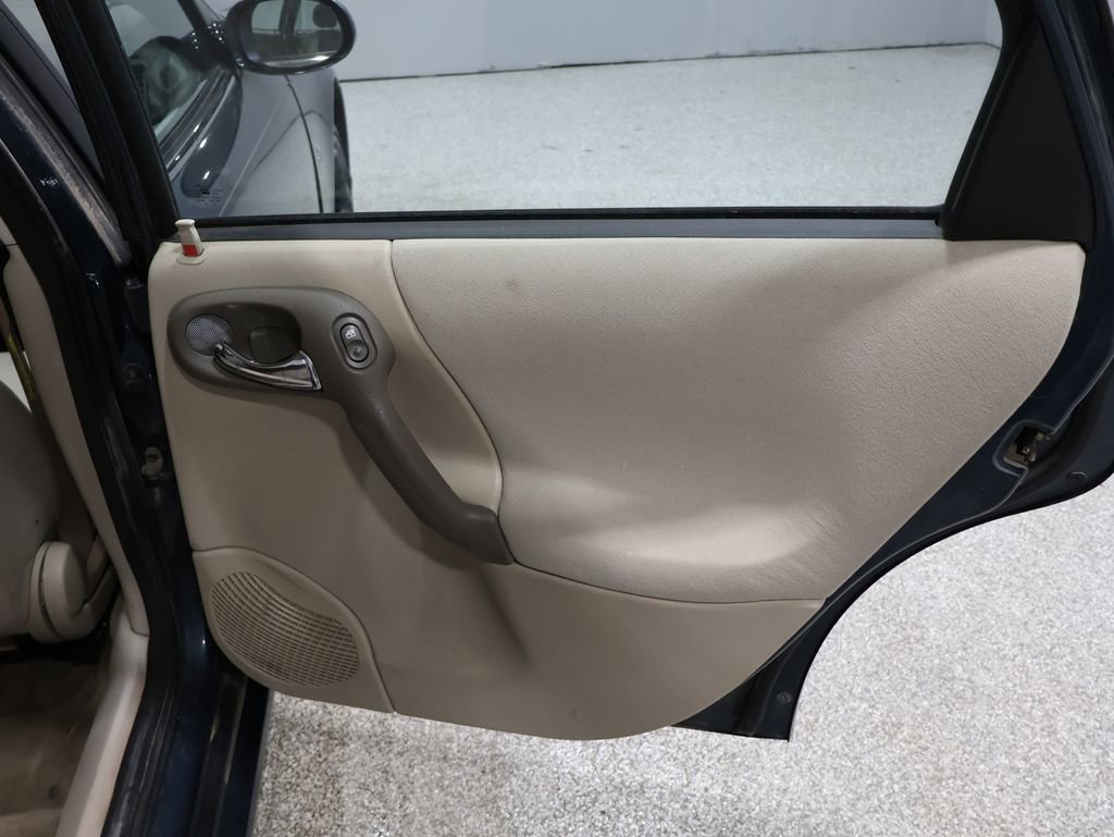 Used 2004 Saturn L-Series L300 image 20