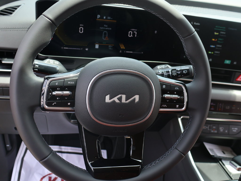 New 2026 Kia Carnival EX FWD image 26