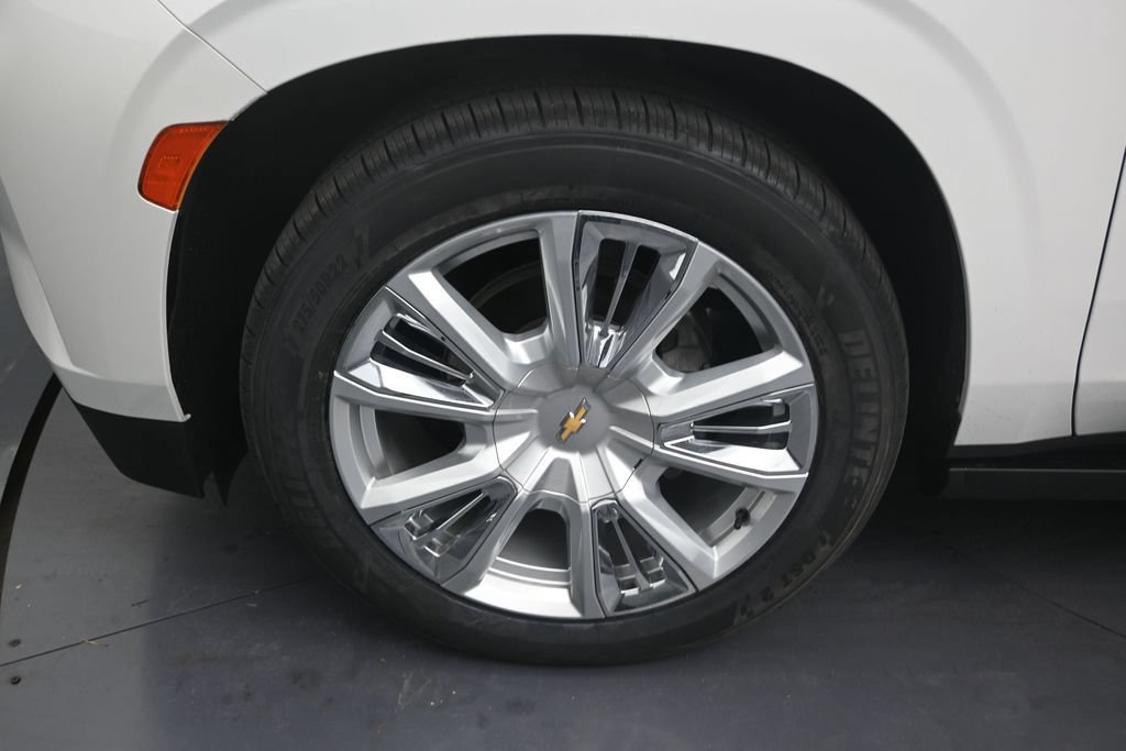 Used 2023 Chevrolet Suburban High Country RWD image 9
