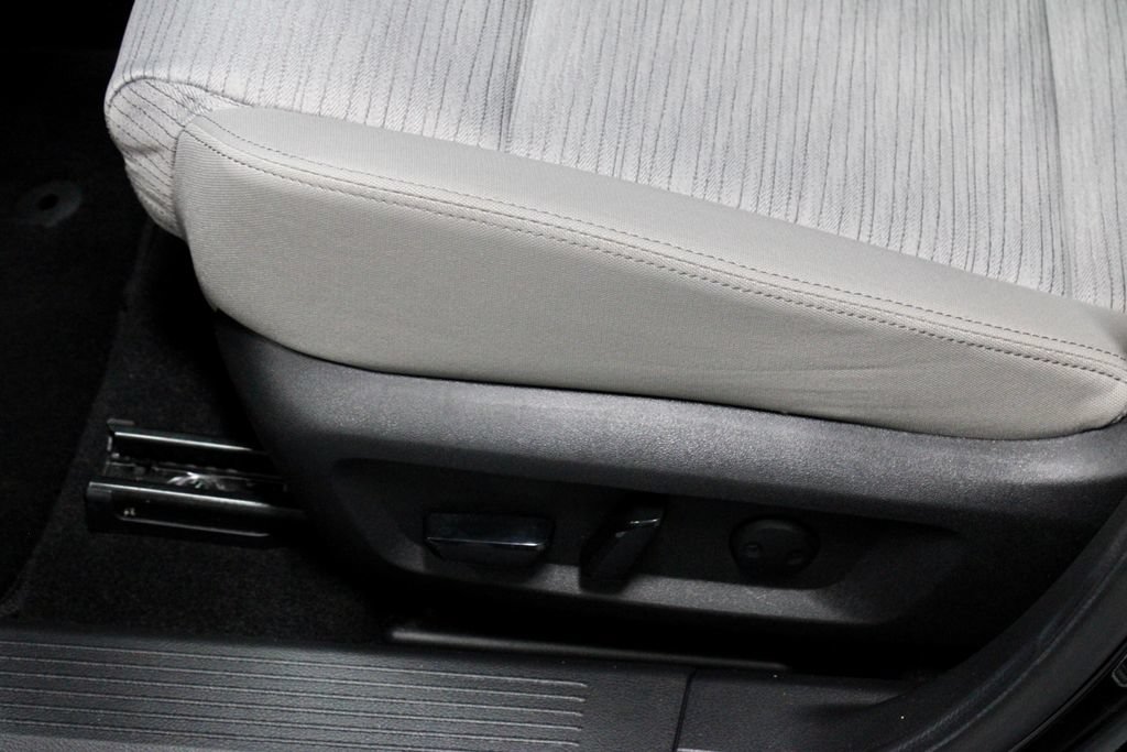 Used 2023 Nissan Rogue SV FWD image 23