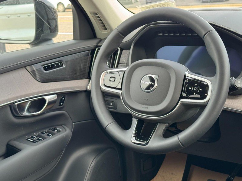 New 2026 Volvo XC90 T8 Ultra w/ Protection Package AWD/4WD image 7