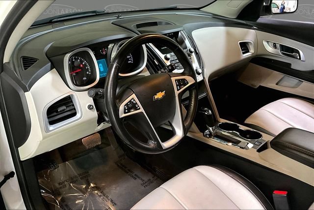Used 2017 Chevrolet Equinox Premier w/ Enhanced Convenience Package AWD/4WD image 17