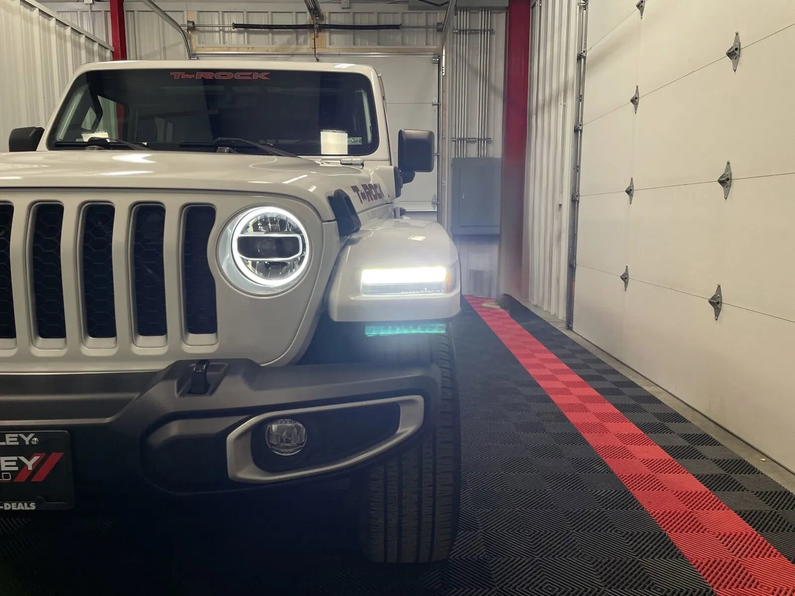 Used 2021 Jeep Wrangler Unlimited Sahara w/ Cold Weather Group image 11