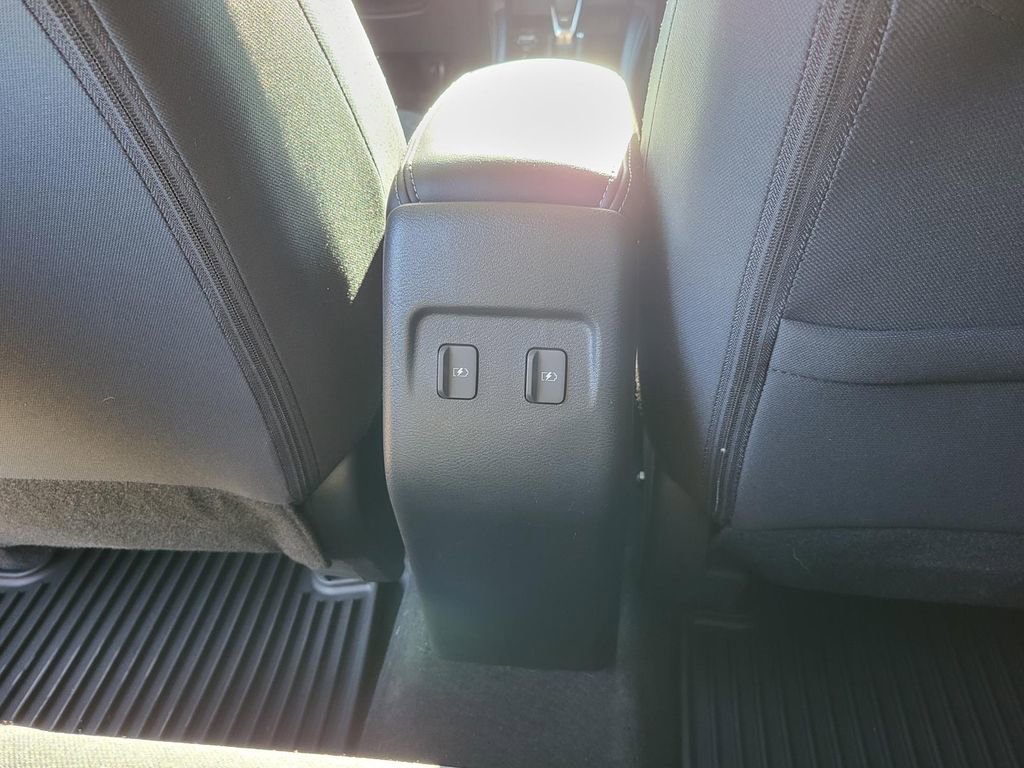 Used 2024 Nissan Kicks SR w/ Interior Electronics Package FWD image 15