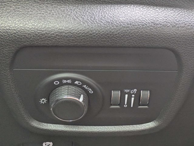 Certified 2022 Jeep Grand Cherokee Altitude RWD image 25