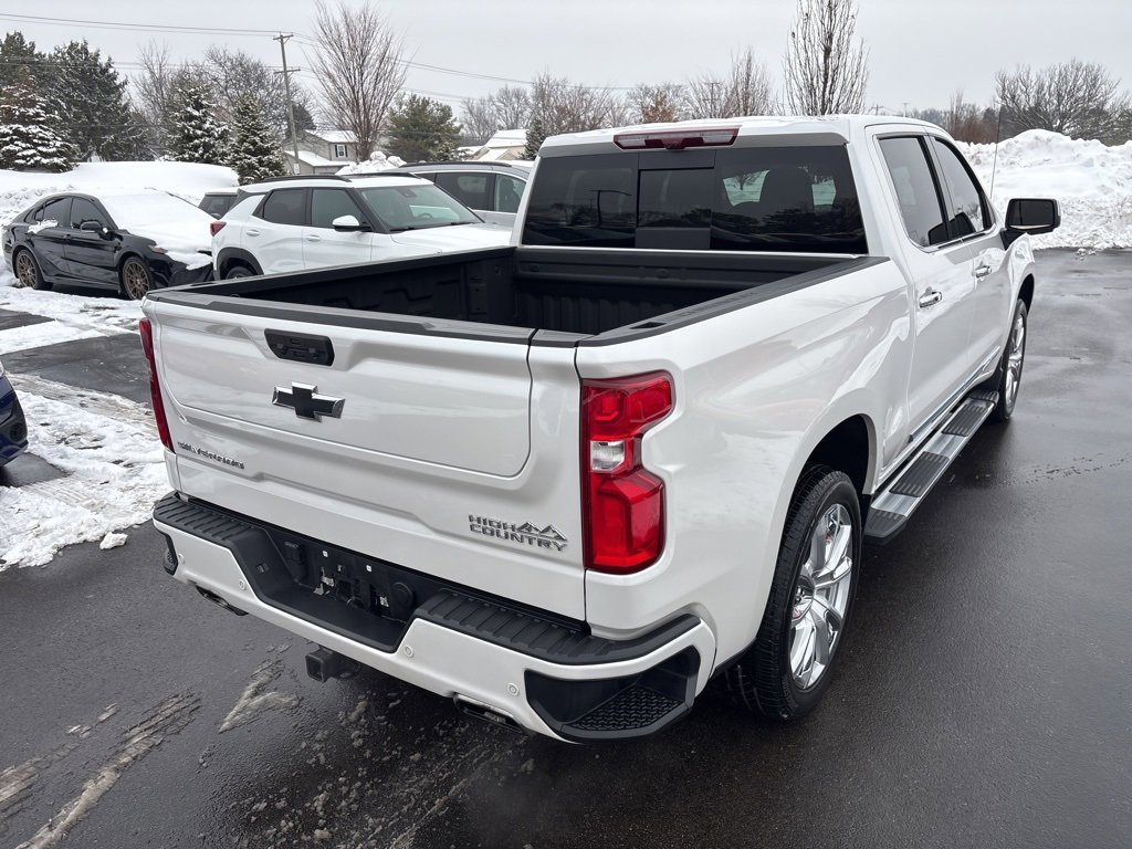 Used 2024 Chevrolet Silverado 1500 High Country w/ Technology Package image 3
