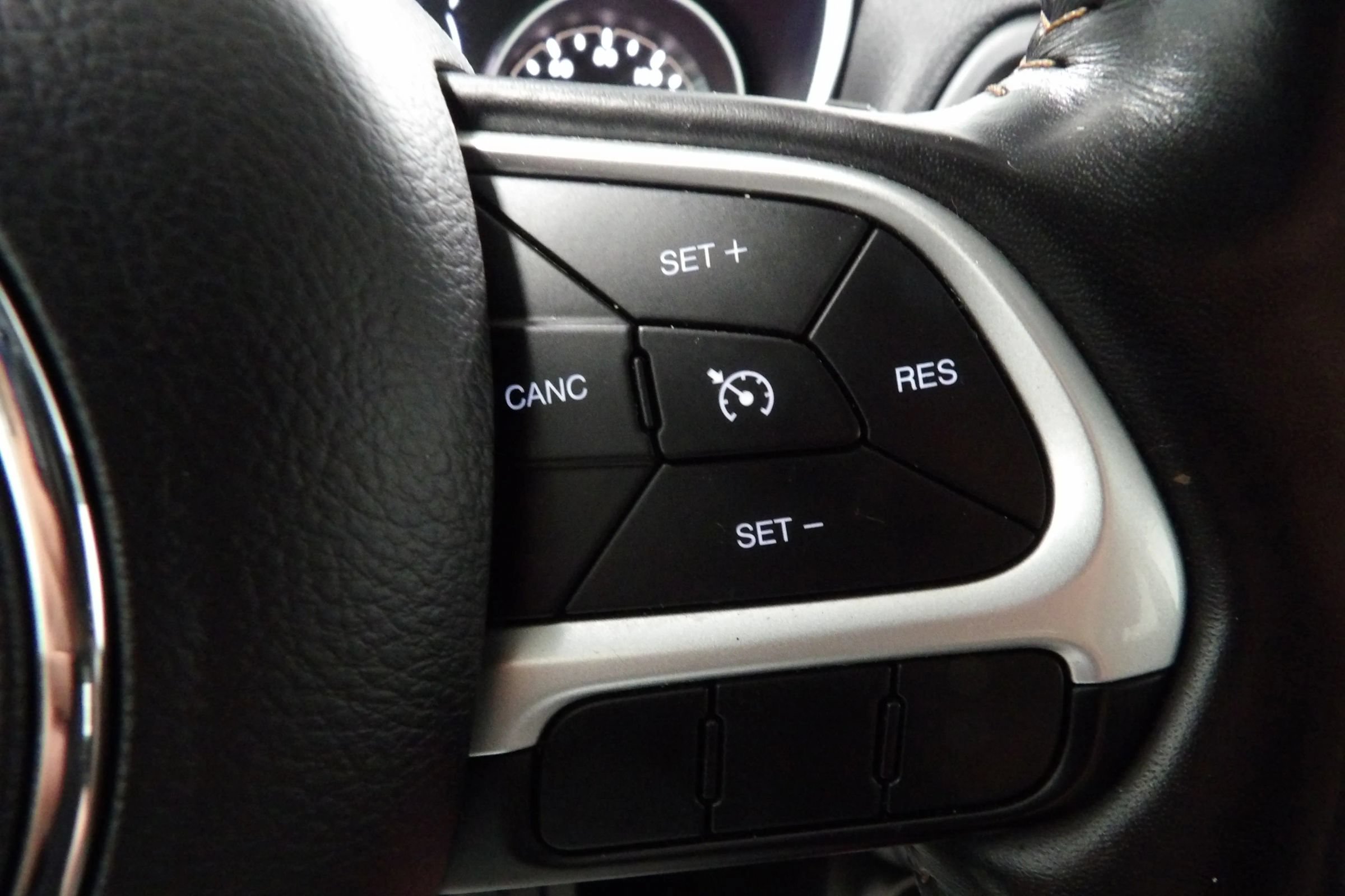 Used 2019 Jeep Compass Latitude w/ Cold Weather Group AWD/4WD image 18