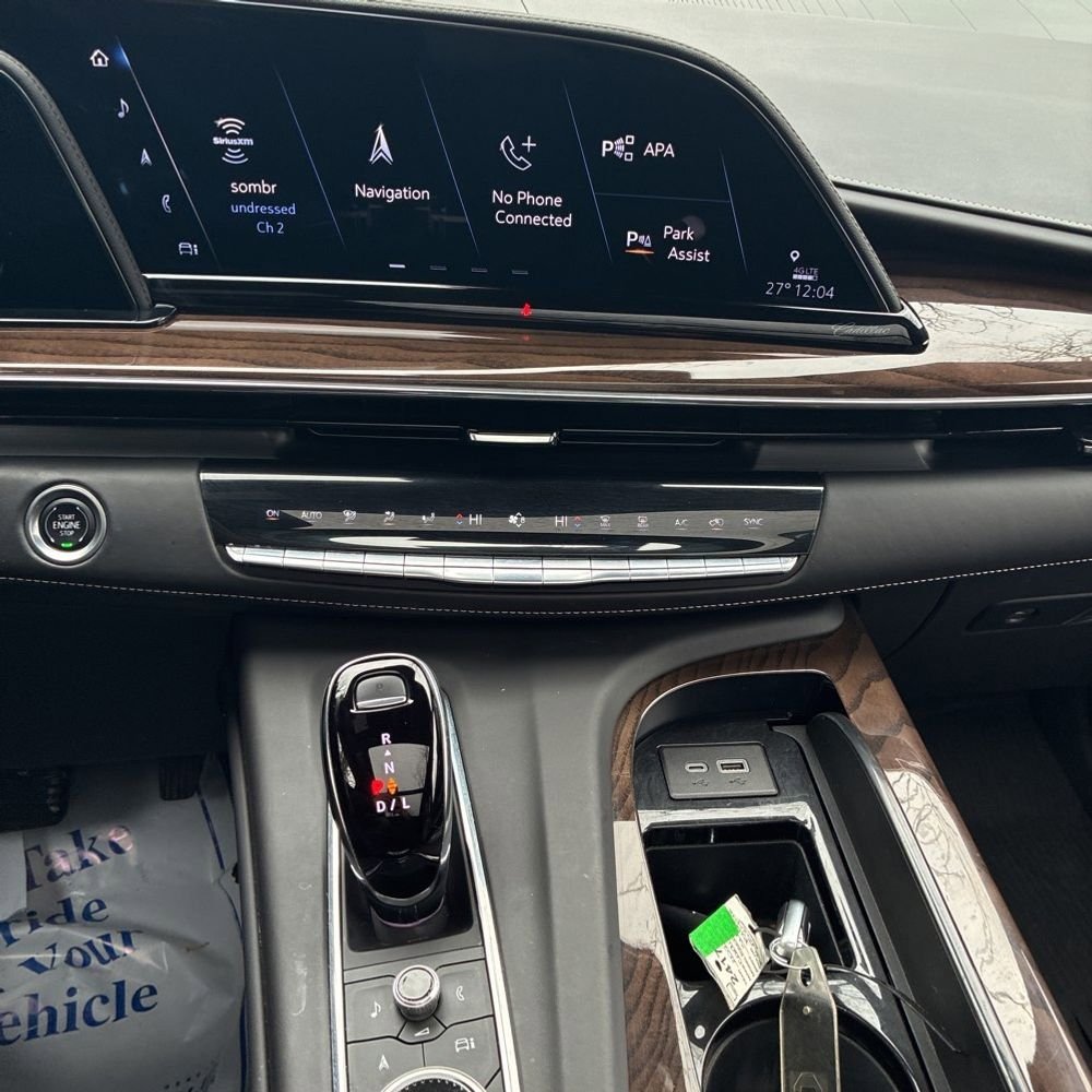 Used 2024 Cadillac Escalade Premium Luxury Platinum image 12