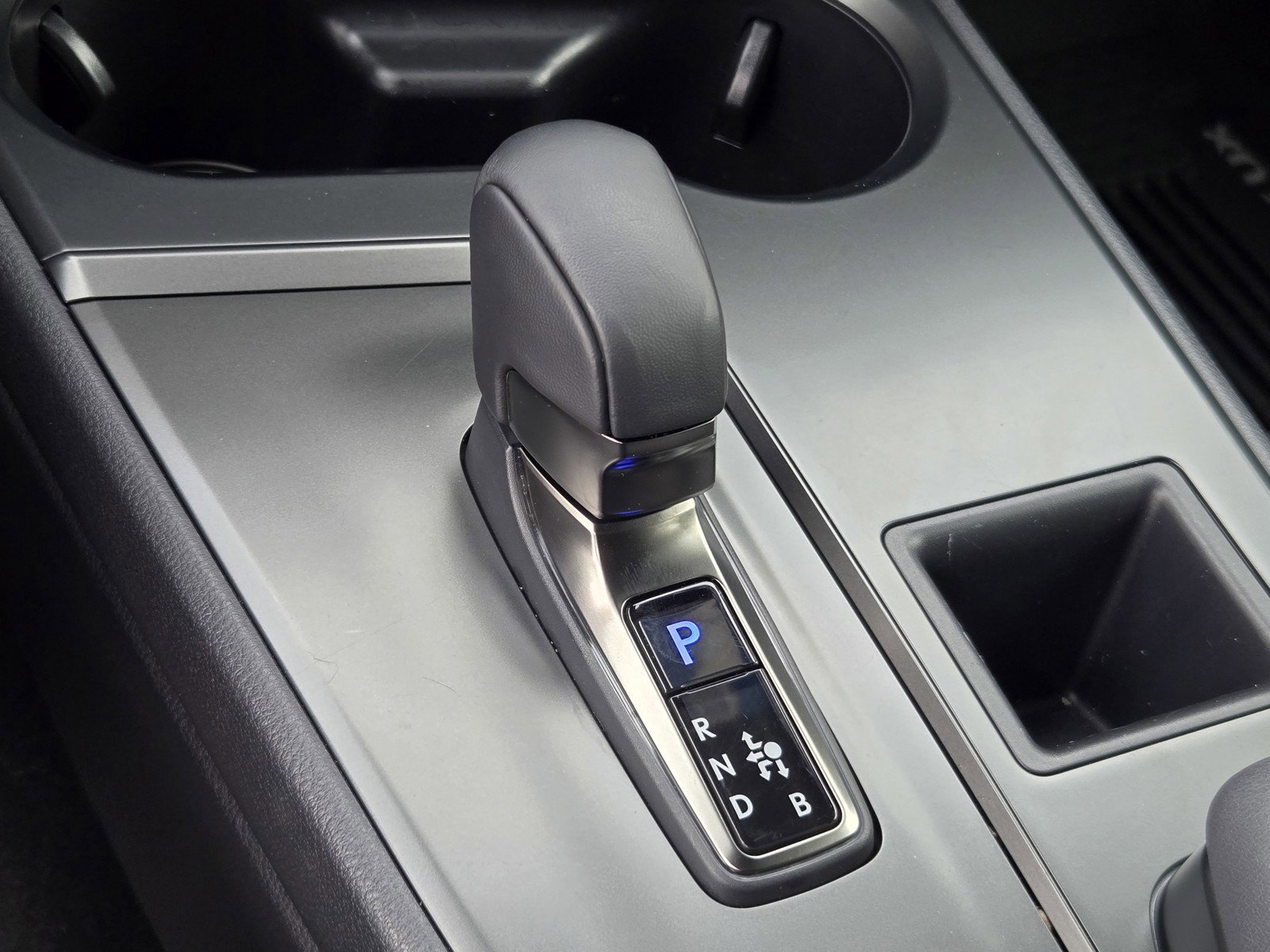 Certified 2025 Lexus UX 300h FWD w/ Accessory Package (Z2) image 20