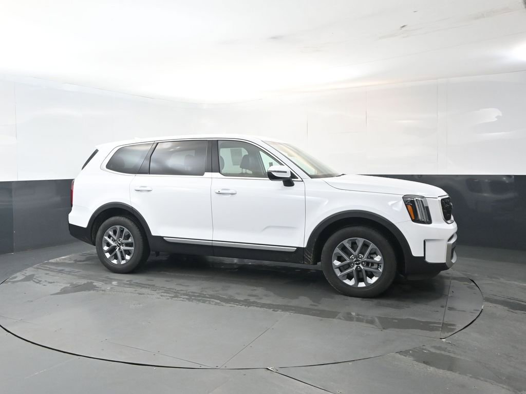 Used 2023 Kia Telluride LX image 7