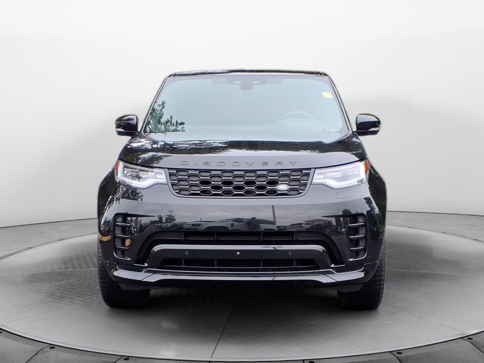 Certified 2024 Land Rover Discovery Dynamic SE image 2