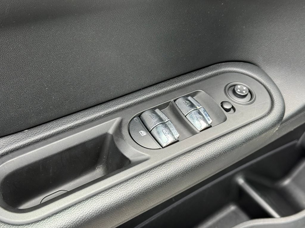Used 2018 MINI Cooper Countryman FWD image 25