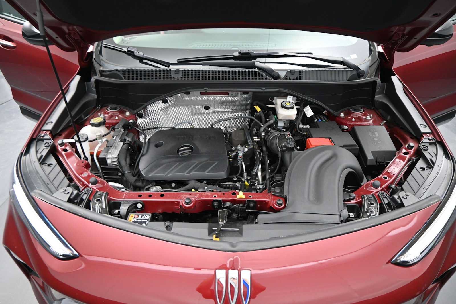 Used 2025 Buick Encore GX Sport Touring w/ Advanced Technology Package AWD/4WD image 28