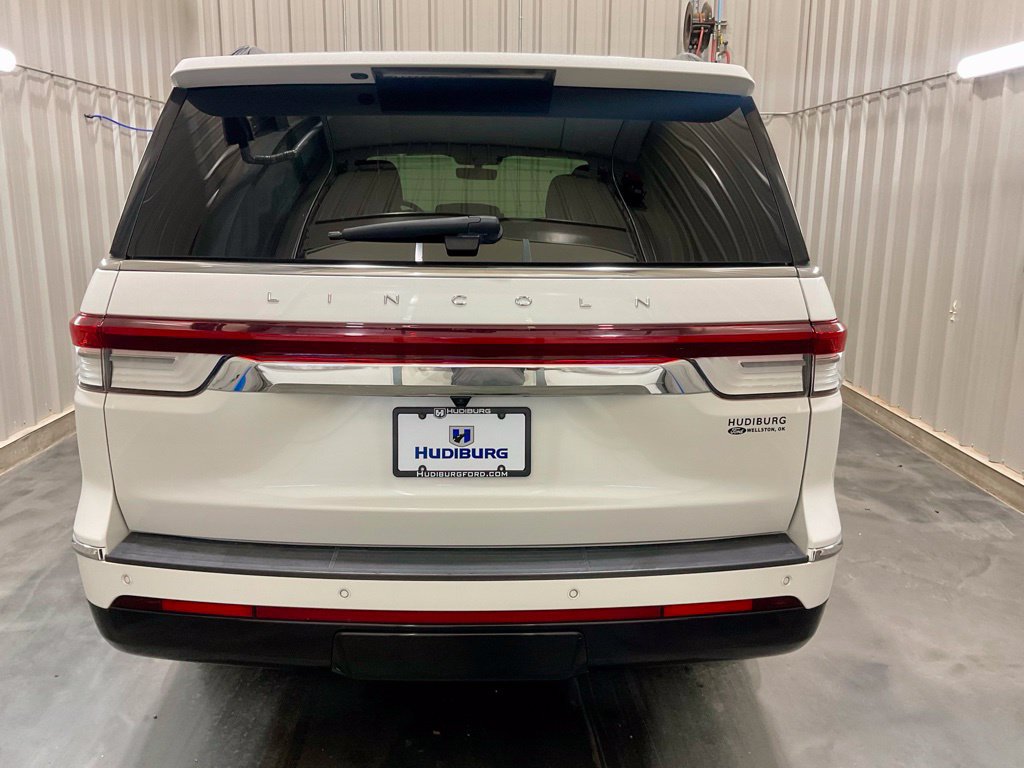 Used 2024 Lincoln Navigator Reserve AWD/4WD image 24